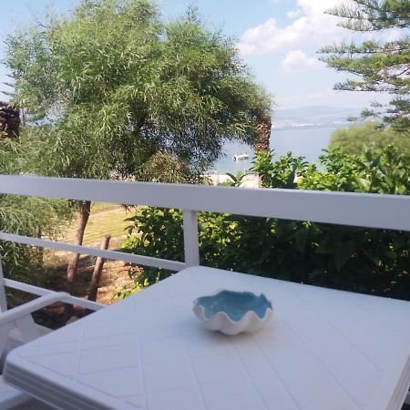 Vila Per Mare Loutra Oraias Elenis Exteriér fotografie
